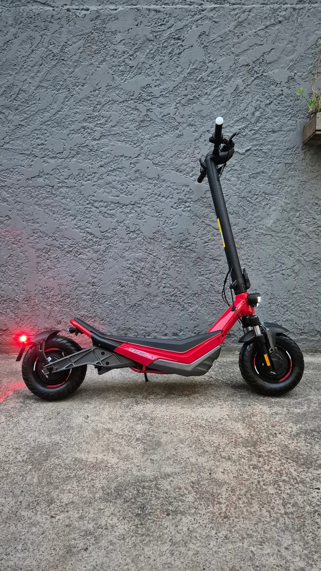 Velocifero Onex dual motor 1