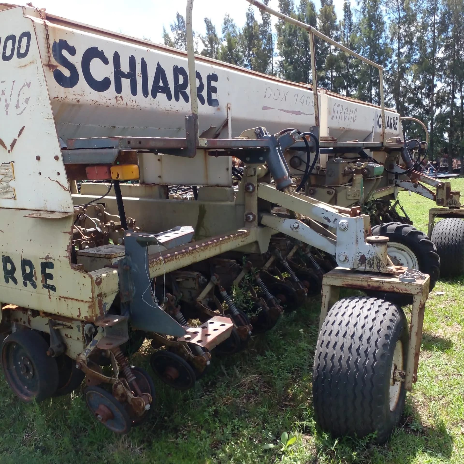 Sembradora Schiarre DDX 1400 Strong 52x14 líneas a placa 1