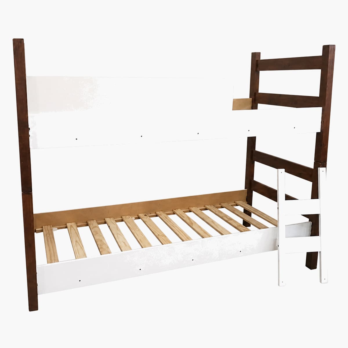 Cama cucheta de madera con baranda y escalera 2