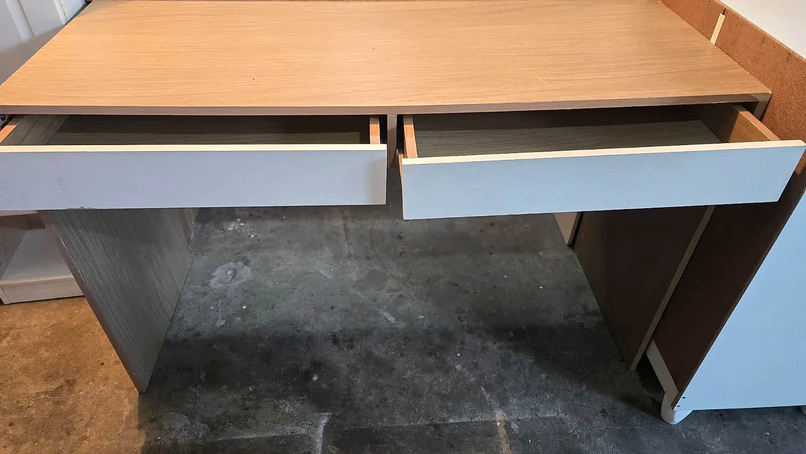 Escritorio con dos cajones 2